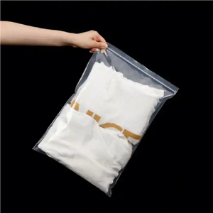 Embalaje de ropa con cierre de cremallera biodegradable respetuoso con el medio ambiente Bolsa de cremallera de plástico escarchado personalizada con impresión de logotipo Directo de fábrica - Product Image 1