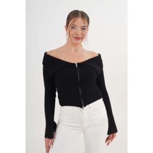 Blusa de Punto Negra para Mujer con Cuello Madonna y Cierre Completo, Disponible para Venta al Por Mayor - Product Image 6