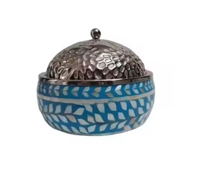Vente en gros de casseroles rondes en métal nouveau design avec couvercle martelé de luxe - Product Image 6