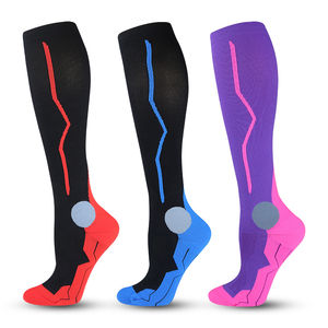Meilleur prix Chaussettes de cheville de sports d'été de haute qualité Logo personnalisé Technique tissée tricotée par sublimation de teinture complète Caractéristique antibactérienne - Product Image 5