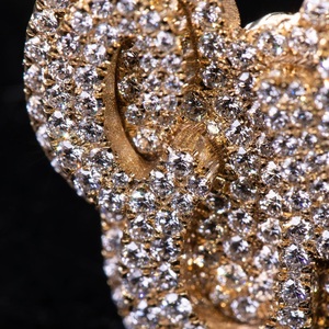 Colgante de Diamantes de Lujo Moderno |   Collar de Moda de Alta Calidad con Diseño Elegante, Acabado Impresionante, Perfecto para Uso Diario - Product Image 2