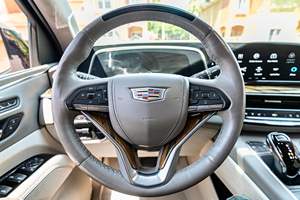 แคดิลแลค เอสคาเลด ปี 2025 สภาพดีเยี่ยม ขับเคลื่อน 4 ล้อ พวงมาลัยซ้าย รุ่นสปอร์ต แพลตตินัม เครื่องยนต์ V8 6.2 ลิตร 8 ที่นั่ง อุปกรณ์ครบครัน ไมล์น้อย - Product Image 6