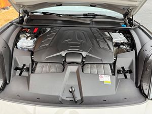 Cayenne Turbo GT 2024, V8 biturbo de 650 hp, tracción total, color Chalk, mayormente sin modificar - Product Image 6
