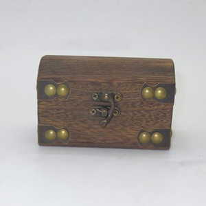Coffre antique en bois avec fermoir à clé, boîte à bibelots avec charnières, boîte à jouets en bois foncé, coffre au trésor des pirates, souvenir pour enfants, bijoux - Product Image 2