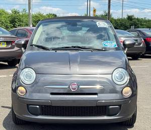 Faible kilométrage 2018 FIAT 500 Pop Cabrio FWD avec sièges en tissu Système de navigation Démarrage à distance Toit ouvrant Android Auto - Product Image 1