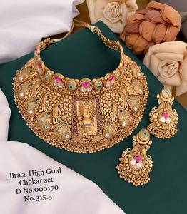 डिजाइनर शादी नकली आभूषण भारत में किए गए