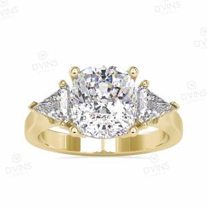 D'VINS JEWELS 1.08 Ct. Coussin Diamant Leona Side Triangle Bague Or Jaune 18k Style Classique pour Certifié pour Anniversaire - Product Image 1