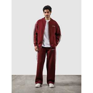 Conjunto Deportivo Elegante Heritage en Color Vino Tinto - Product Image 5