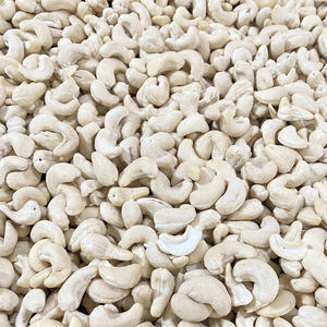 Fabrication Ww180 Ww320 Vente en gros de noix de cajou brutes Santigo Usine au Vietnam Vente en gros exportée vers l'Asie, l'UE, le Moyen-Orient - Product Image 1