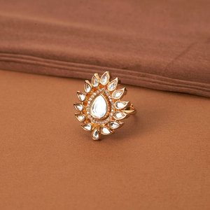 Hermoso diseñador Kundan Anillo de dedo ajustable con chapado en oro Joyería de moda y elegante - Product Image 4