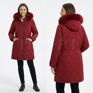 Abrigo Acolchado Largo de Invierno Color Negro Personalizado con Capucha de Piel, Chaqueta Acolchada Cálida y Aislante, Logotipo Bordado Personalizado, Abrigos Acolchados - Product Image 5