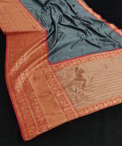 Superbe sari en satin pour bureau avec volants et pierre pour un look sophistiqué. - Product Image 5