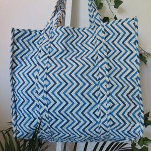 Sustainable Lady Bohemian Vintage Fashion Quilted Cotton Fabric <b>Tote</b> <b>Bags</b> <b>Canvas</b> Lining Zipper Closure Lightweight Travel - Product Image 2