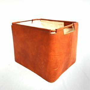 Cesta de almacenamiento de cuero rústico de primera calidad, contenedor organizador hecho a mano para decoración del hogar, solución de almacenamiento ecológica, duradera y elegante - Product Image 4