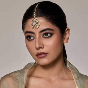 Bijoux authentiques Kundan Tikka, objets de collection culturels - Product Image 3
