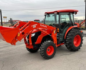 Tractor Kubota MX6000 2024 de 60 CV con Tracción en las 4 Ruedas y Cargador Frontal - Product Image 2