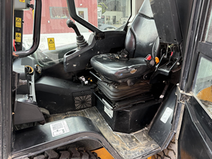 รถตักล้อยางขนาดเล็ก JCB รุ่น Capable พร้อมเครื่องยนต์ดีเซล  สำหรับงานหนัก  ระบบไฮดรอลิกส์ประสิทธิภาพสูง  พร้อมลูกปืนปั๊มไฮดรอลิกส์ - Product Image 3