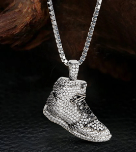 จี้เพชรมออิสซาไนต์รูปรองเท้า925สเตอร์ลิงเงินสีดำและสีขาว - Product Image 1