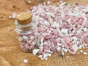 Tourmaline rose personnalisée Quartz brut naturel Pierre précieuse en vrac Mini bouteille avec des puces de cristal en vrac non traitées - Product Image 4