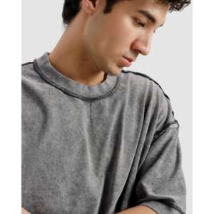 Camiseta Oversize de Algodón 100% con Detalles Crudos y Lavado, Estilo Boxy, para Fitness, con 300 Gramos de Peso y Estampado Serigrafiado - Product Image 1