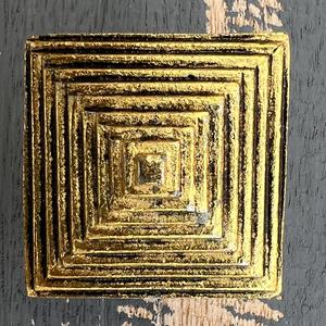 ลูกบิดเหล็กสี่เหลี่ยมพร้อมสกรูหัวน๊อตสำหรับตกแต่งบ้านแบบครบชุด - Product Image 1