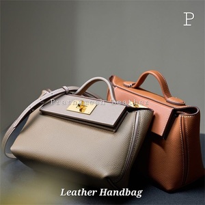 Sacs à main en cuir pour femmes 100% premium Parfaits pour un usage quotidien pour transporter les objets essentiels en déplacement Sacs à main personnalisables - Product Image 3