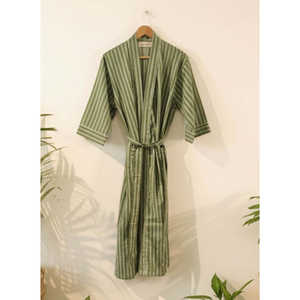 Robe de plage ample à col en V et manches trois-quarts, taille naturelle, couleur sauge douce - Product Image 3