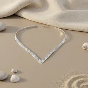 Collar de Plata con Forma de V para Mujer, Cadena de Suéter Moderna, Joyería - Product Image 1