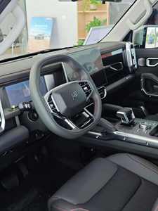 Vehículo Todoterreno Usado 2026, Sistema de Tracción 4x4, Transmisión Automática, Gasolina, Diseño Robusto para Todo Terreno - Product Image 2