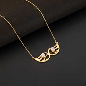 Collar de diamantes con alas doradas de amor - Product Image 5