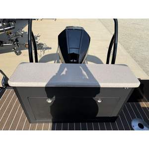 Bateaux de catégorie CL 2026 Premier 250 Solaris RS, nouveau coque en aluminium noir, moteur hors-bord - Product Image 2