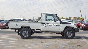 รถมือสอง Toyota Land Cruiser 79 Pickup 5 ประตู 5 ที่นั่ง SUV 8 สูบ 4.5L ดีเซล เกียร์ธรรมดา พวงมาลัยซ้าย เบาะผ้าสีเข้ม ปี 2020 จากเจ้าของคนแรก - Product Image 4