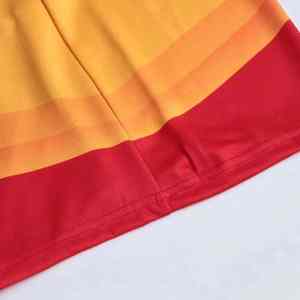 軽量で昇華プリントされたバスケットボールユニフォームセット。伸縮性があり快適で、高品質の耐久性のあるポリエステル製です。 - Product Image 2