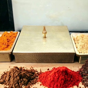Caja de especias de forma cuadrada de latón puro muy rara con estilo Masala Dani Dabba 1 cuchara 9 contenedores Almacenamiento de Metal de antigüedades multiusos - Product Image 2