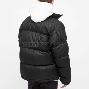 Streetwear personnalisé léger pour hommes veste bouffante en toile matelassée logo avant en nylon uni pour l'hiver - Product Image 2