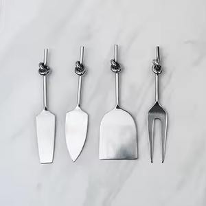 Ensemble d'outils à fromage frais d'arrivée ensemble de fromage de vaisselle de vente chaude de quatre pièces dans une nouvelle utilisation de look pour les événements et les fêtes en acier inoxydable - Product Image 2