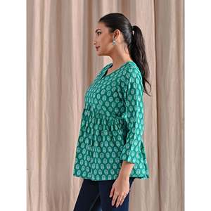 Top Peplum Verde de Algodón con Estampado Jaipuri, Transpirable, Cintura Imperio, Estilo Casual - Product Image 4