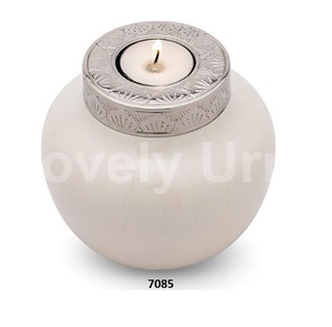 Urnas de cremación ligeras de té de latón blanco para cenizas femeninas y masculinas con urna cruzada - Product Image 6