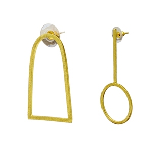 Boucles d'oreilles pendantes en laiton plaqué or, faites à la main, design géométrique ethnique vintage, tendance, pour soirée, avec diamant poire - Product Image 1