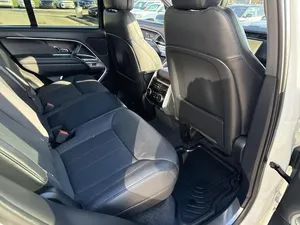 Land Rover Range Rover P400 SE 2023 - Product Image 2