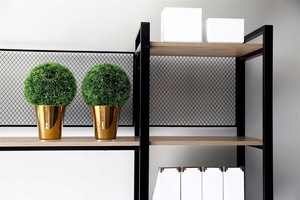 Soportes altos de TV de metal de estilo moderno con estantes y bandejas de madera Estantes Organizadores de muebles para el hogar interior - Product Image 6