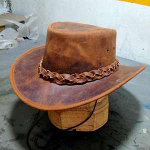 Sombrero de Copa Steampunk de Cuero con Pelo Natural - Product Image 2