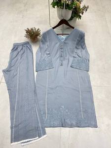 Salwar Kurta Tradicional para Niña con Bordado para Fiestas - Product Image 2