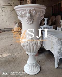 Pot de fleurs design en céramique blanche - Product Image 4