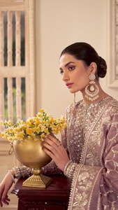 ชุดเดรส Lehenga สำหรับผู้หญิงประดับลูกปัดหนักสำหรับงานแต่งงานของปากีสถานสำหรับเจ้าสาว - Product Image 4