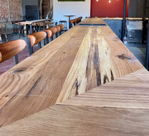 เก้าอี้บาร์ไม้พร้อมแท่นชาร์จไร้สายในตัว (แบบเคาน์เตอร์) - Product Image 5