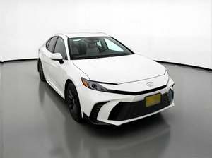 Toyota Camry LE FWD Hybride 2025, berline, état neuf, boîte de vitesses automatique, intérieur clair, moteur turbo, transmission intégrale, pneus R19 - Product Image 2