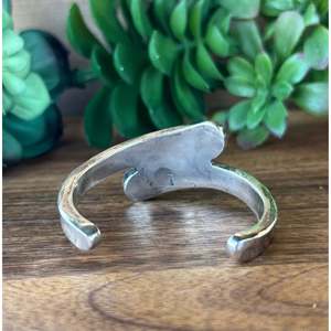 Merle House Kingman Turquoise & Sterling <b>Silver</b> <b>Cuff</b> <b>Bracelet</b> Fashionable Kingman Turquoise & Sterling <b>Silver</b> for Women - Product Image 4
