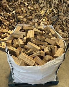 Bois de chauffage naturel séché au four, bois dur fendu en sac de 1 tonne - Product Image 6