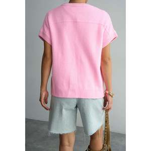 Suéter Rosa Caramelo con Cuello en V - Product Image 5